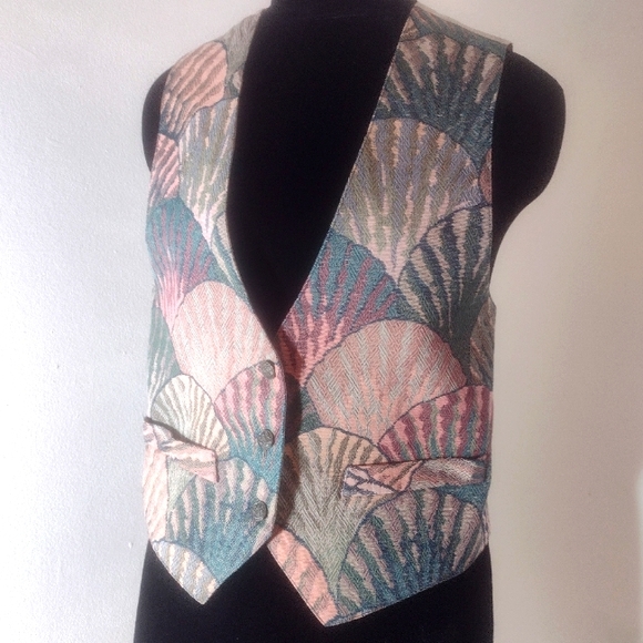 Vintage Vest Custom Scallop Vest - Picture 4 of 4